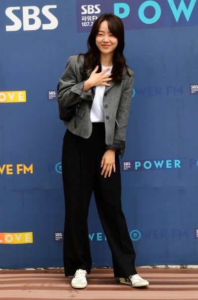 [TEN포토] 신혜선 '라디오에서 만나요~'