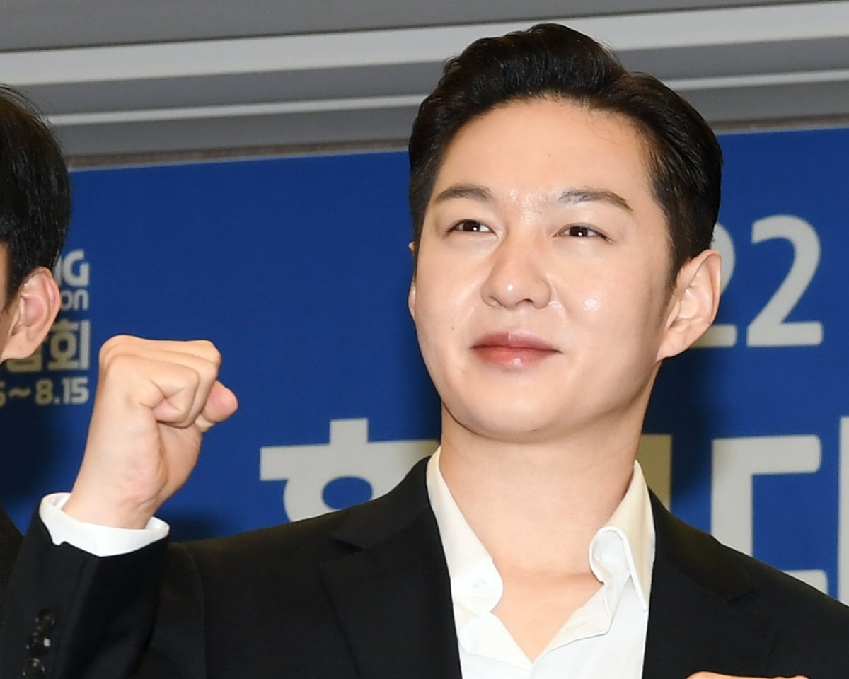 [전문] "사업은 처음이라" 이창섭, '당선작 無' 공모전 논란에 사과