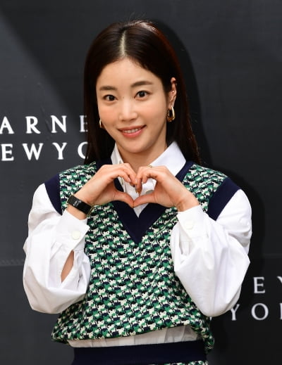 [TEN포토] 기은세 '어떻게 봐도 예쁨 한가득'