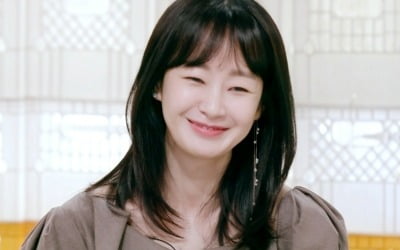 '48세 돌싱' 명세빈, 동안 비결 이거였네…"과일 한줌 영양제+고무줄 마사지" ('편스토랑')