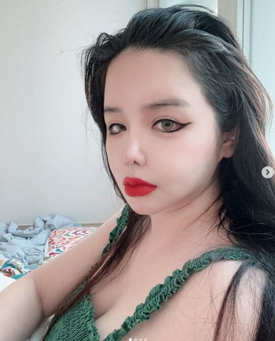 (사진=박봄 SNS)