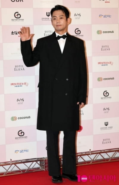 Tay will also host a radio show on his wedding day on the 29th.