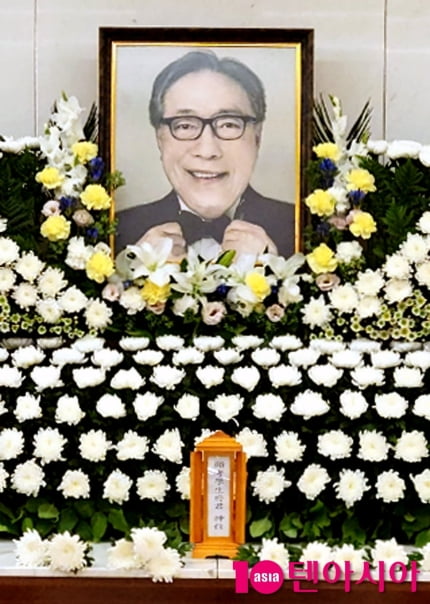 봉준호 감독의 ‘페르소나’였던 고 변희봉, 하늘의 별이 되다[TEN이슈]