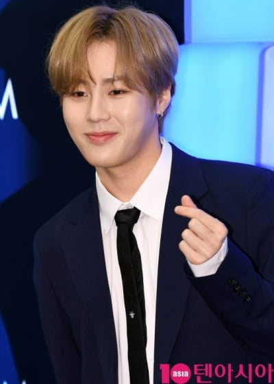Ha Sungwoon, No. 1 male singer you want to go to see rape blossoms