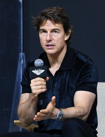 “Tom Cruise is not a part of 16-year-old daughter Suri's life, blame Scientology”
