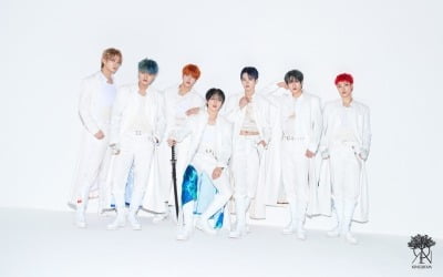 'Fantasy idol' Kingdom unveils 2nd concept photo 'Hon' for 6th mini album