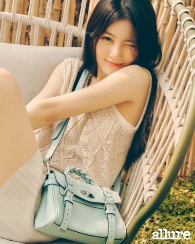 Where is Yeonjin, the curling iron? Shin Ye-eun, unrecognizable fresh beauty