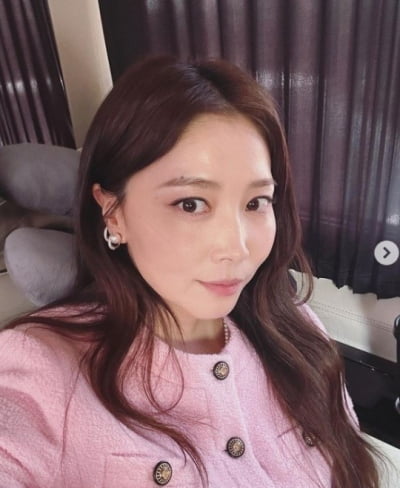 오윤아, 40대에도 여전한 '여배우 미모'