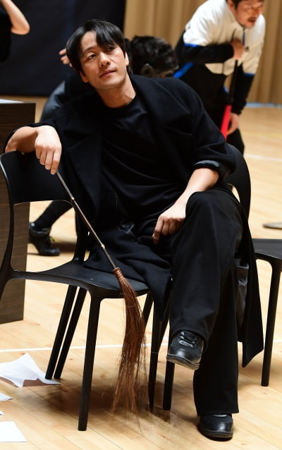 Yoo In-chon, Park Hae-soo, Park Eun-seok, Won Jin-ah, reinterpret 'Faust'