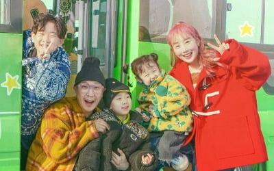 Haha, Byul, first visual release of the entire family