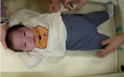 'Hong Hyeon-hee's child' Jun-beom exceeds 10 kg in just 7 months of age