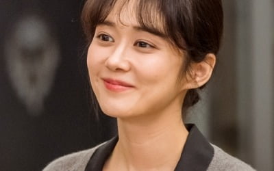 Jang Na-ra, she has a good handle on Jang Hyuk, whom she met 4 times.