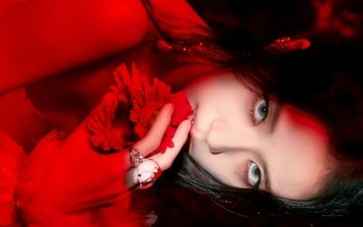 Blackpink Jisoo releases third concept poster
