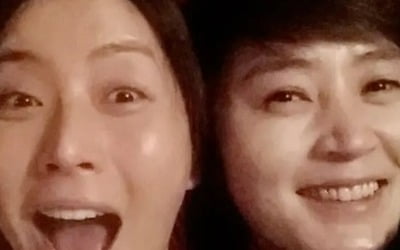 Song Yoon-ah, had a warm night thanks to Kim Hye-soo, who hated the 'dress issue'