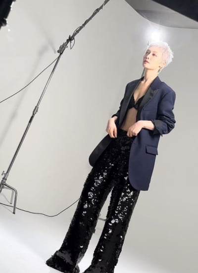 Heera Kim, who practices gender-freedom, is full of androgynous charm