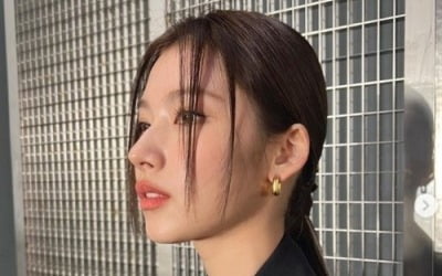 Twice Sana, visuals full of sophistication and allure