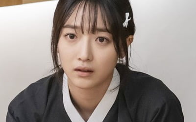 Lee Je-hoon's funeral is held. Pyo Ye-jin is in awe.