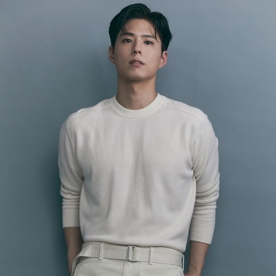 Park Bo-gum gains 710,000 followers in just one day after opening Instagram