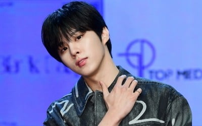 Kim Wooseok: “There were fewer opportunities to meet fans due to COVID-19.”