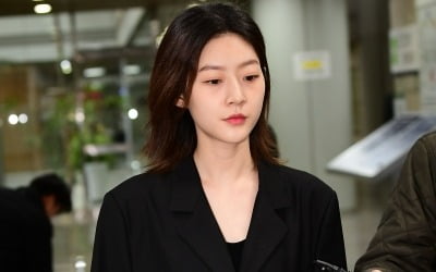 Why did Kim Sae-ron's lawyer claim hardship in life?
