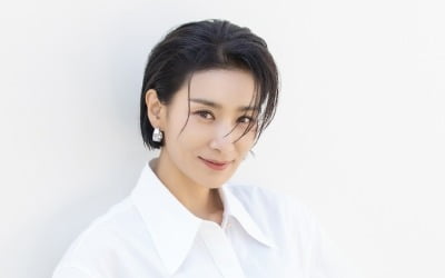 Kim Seo-hyung makes a triumphant return to Cannes after 6 years with 'Paper Moon'