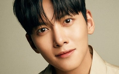 Ji Chang-wook signs an exclusive contract with Spring Company, founded by his manager.