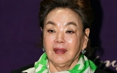 Kim Soo-mi's lame excuse for the controversy over bullying by juniors is 'donkey ears'