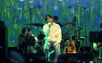 Lim Yun-seong, an appealing stage at his first solo concert 'TOMORROW'