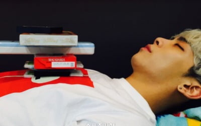 SHINee's Key pays tribute to the late Jonghyun, "Happy birthday, I love you"