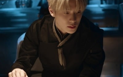 NCT's Do Jae-jeong falls deeply into 'Kiss' and suffers terrible aftereffects