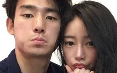 Soyeon shows off the D company bag that Jo Yu-min bought her