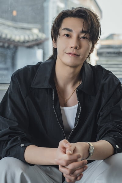 Kim Young-kwang said, 'Say it's love' and spoke less.