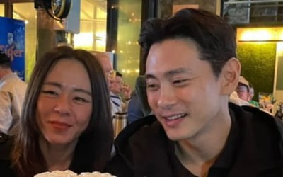 Teo Yoo, Nikki Lee, still sweet like newlyweds