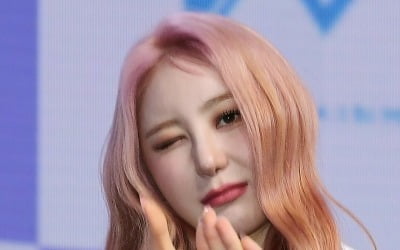 Lee Chae-yeon's solo debut marks the second chapter of her singer's life