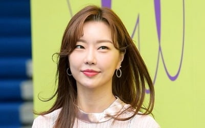 Lady Jane's first-hand thoughts on marrying someone 10 years younger than her