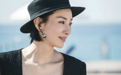 Kim Seo-hyung, charisma that captivated Cannes