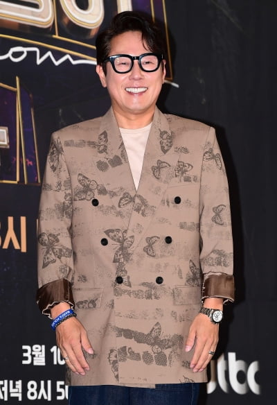 Yoon Jong-shin, comeback after 5 years with 'Heart Signal 4'