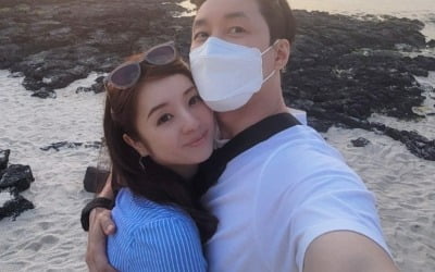 Saya opened a celebrity-based Dajina account before getting married