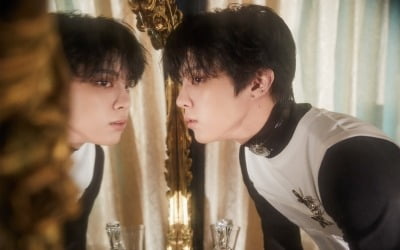 Kim Wooseok reaches the peak of his romantic visuals with 'Dawn'