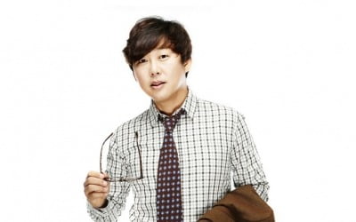 Singer Byun Jin-seop participates in a national campaign for proper consumption culture