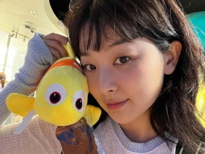 Red Velvet's Seulgi, No. 1 female singer you want to go fishing with
