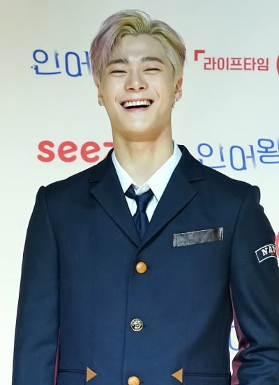 Boo Seung-gwan and Cha Eun-woo also visited the memorial space for the late Moonbin.