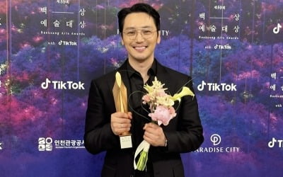 Byun Yo-han wins 6 awards with 'Hansan: Appearance of the Dragon'