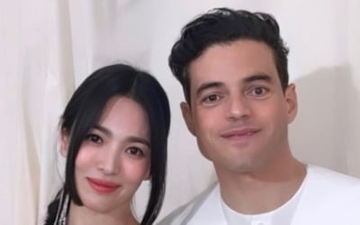 Song Hye-kyo, who shined at the Met Gala, took a photo with Rami Malek this time