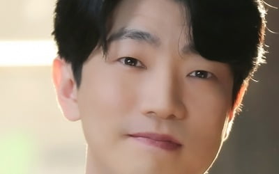 Ahn Hyo-seop and Ko Sang-ho set out to find Lee Sung-kyung