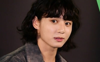 BTS Jungkook warns Sasaeng fans, “Don't send food delivered to my house.”