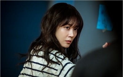 Jang Na-ra, who hid her past, is in crisis in her marriage with her husband