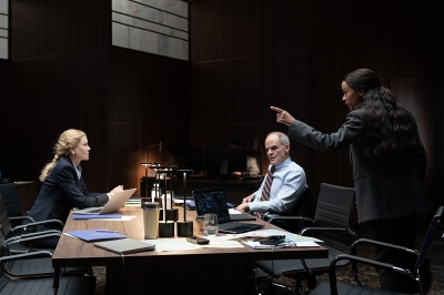 Zoe Saldana and Nicole Kidman, what's going on with this two-shot?
