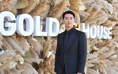 Ok Taecyeon attends the US Gold Gala, showing off his global status