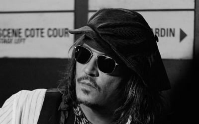 Johnny Depp signs the largest contract ever with Company D